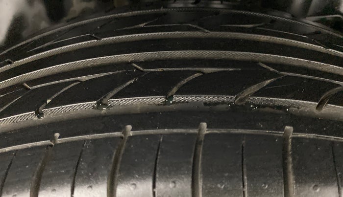 2015 Maruti S Cross ZETA 1.3, Diesel, Manual, 70,731 km, Left Rear Tyre Tread