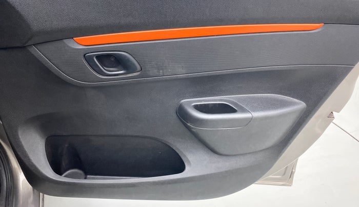 2019 Renault Kwid CLIMBER 1.0, Petrol, Manual, 60,004 km, Driver Side Door Panels Control