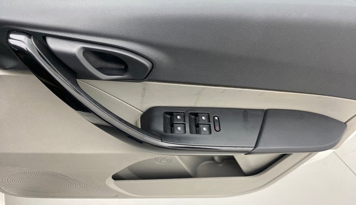 2017 Tata Tiago XM 1.2 REVOTRON, Petrol, Manual, 38,533 km, Driver Side Door Panels Control