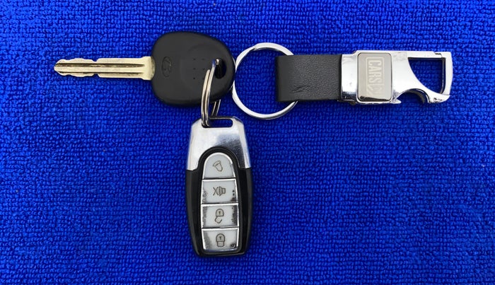 2014 Hyundai i10 SPORTZ 1.1, Petrol, Manual, 61,346 km, Key Close Up