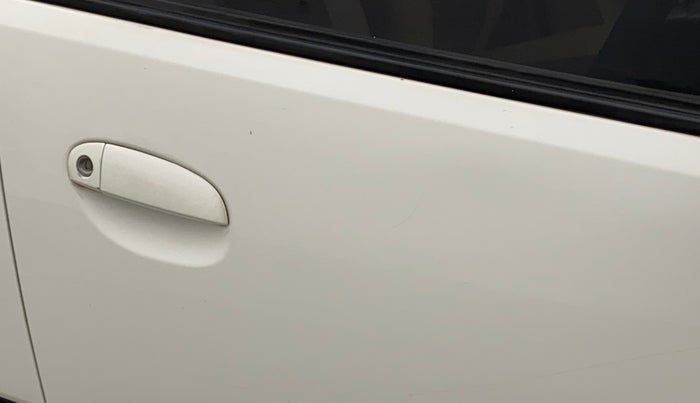 2014 Hyundai i10 SPORTZ 1.1, Petrol, Manual, 61,346 km, Driver-side door - Minor scratches