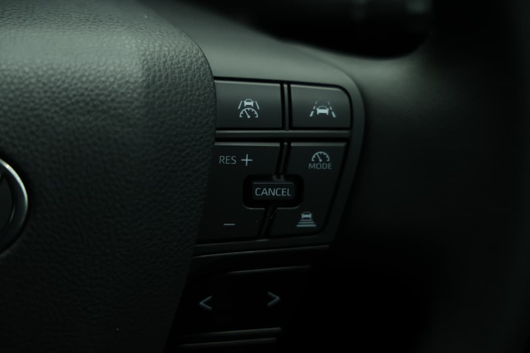 2025 Toyota C-HR Koba Hybrid + 2 Tone, Automatic, 7436 km, Cruise Control