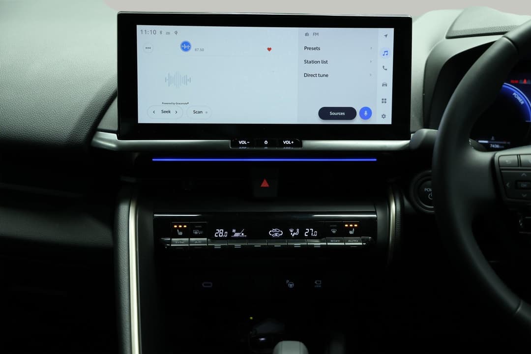 2025 Toyota C-HR Koba Hybrid + 2 Tone, Automatic, 7436 km, Center Console
