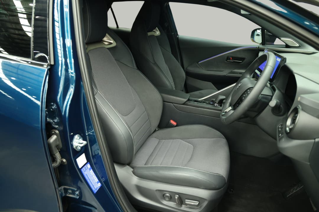 2025 Toyota C-HR Koba Hybrid + 2 Tone, Automatic, 7436 km, Right Side Front Door Cabin View