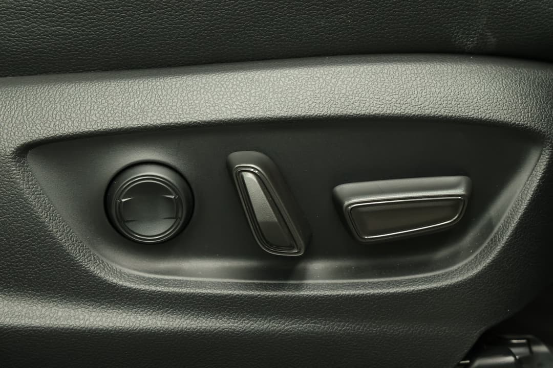 2025 Toyota C-HR Koba Hybrid + 2 Tone, Automatic, 7436 km, Drivers Side Adjustment Panel