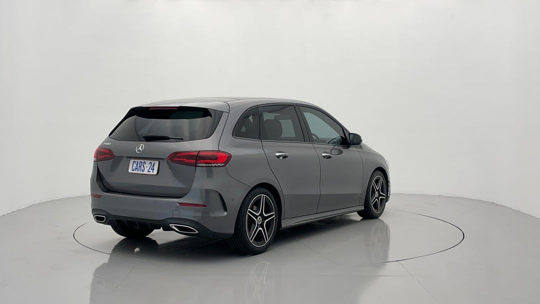 Right Back Diagonal (45- Degree) View