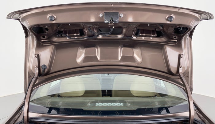 2016 Volkswagen Vento HIGHLINE TDI AT, Diesel, Automatic, 74,251 km, Boot Door Open