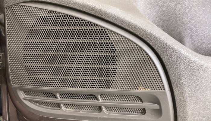 2016 Volkswagen Vento HIGHLINE TDI AT, Diesel, Automatic, 74,251 km, Speaker