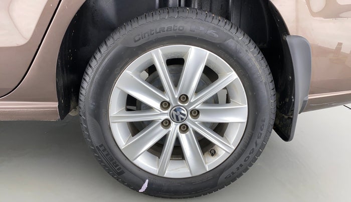 2016 Volkswagen Vento HIGHLINE TDI AT, Diesel, Automatic, 74,251 km, Left Rear Wheel