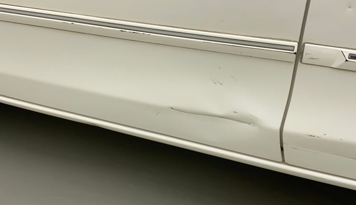 2012 Toyota Etios G, Petrol, Manual, 39,717 km, Front passenger door - Minor scratches