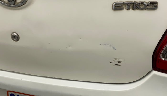 2012 Toyota Etios G, Petrol, Manual, 39,717 km, Dicky (Boot door) - Minor scratches