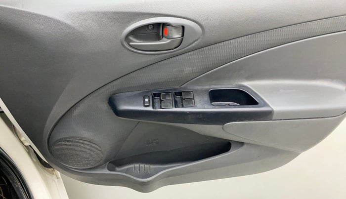 2012 Toyota Etios G, Petrol, Manual, 39,717 km, Driver Side Door Panels Control