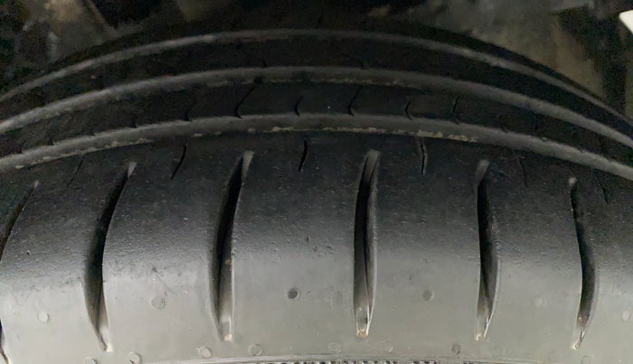 2012 Toyota Etios G, Petrol, Manual, 39,717 km, Right Front Tyre Tread