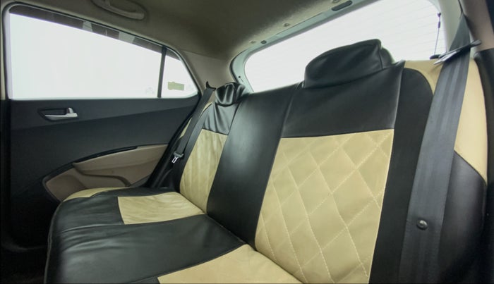 2019 Hyundai Grand i10 SPORTZ 1.2 KAPPA VTVT, Petrol, Manual, 27,451 km, Right Side Rear Door Cabin