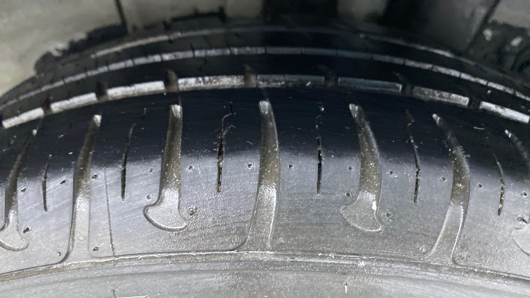 Left Rear Tyre Tread