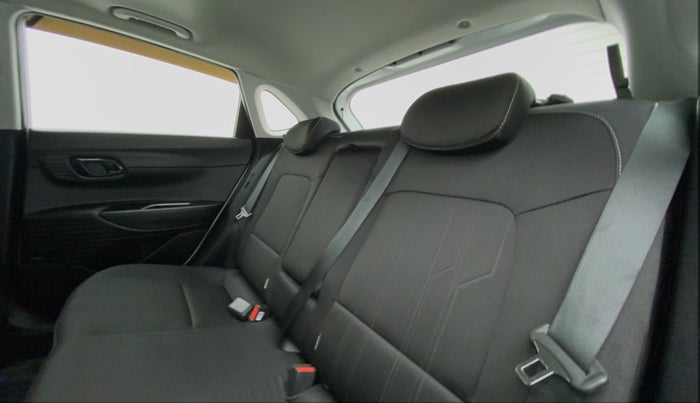 2020 Hyundai NEW I20 ASTA (O) 1.2 MT, Petrol, Manual, 10,660 km, Right Side Rear Door Cabin