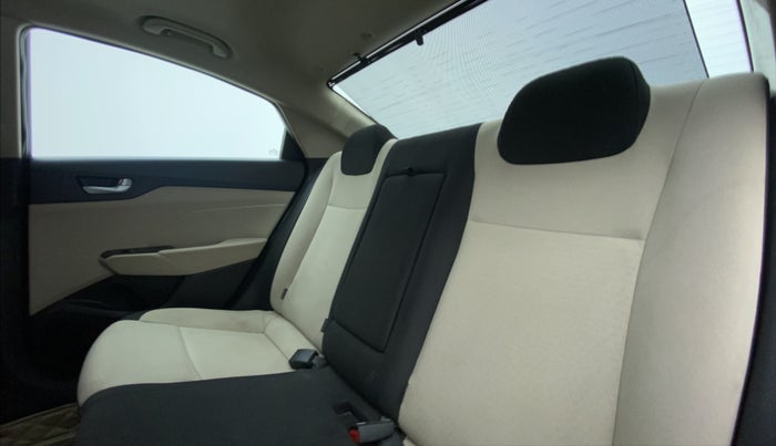 2018 Hyundai Verna 1.6 CRDI SX + AT, Diesel, Automatic, 54,312 km, Right Side Rear Door Cabin