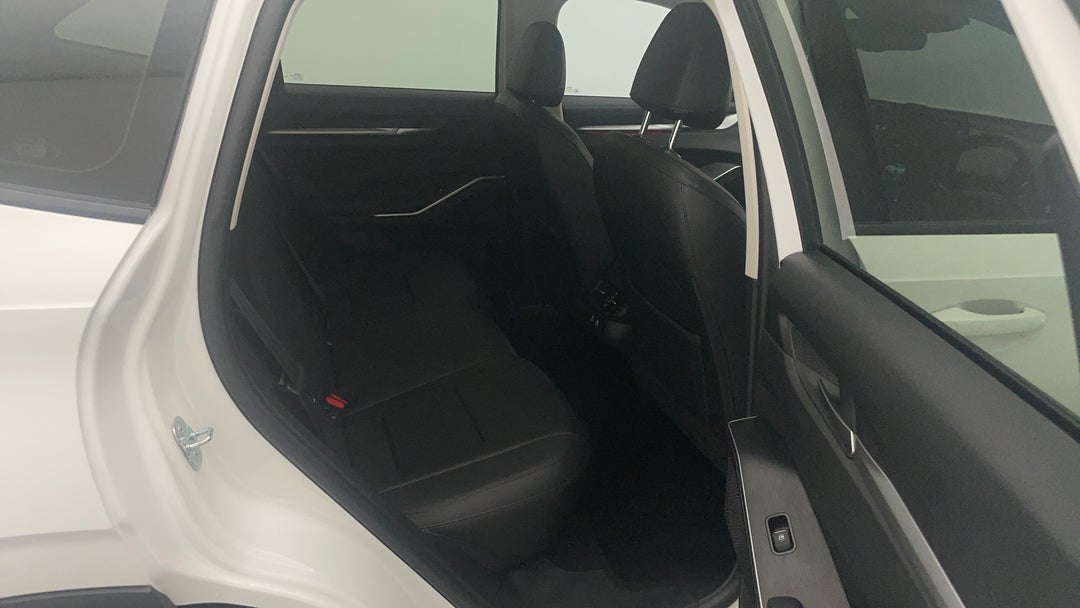 2025 GWM Haval H6 Lux, Automatic, 4482 km, Right Side Rear Door Cabin View