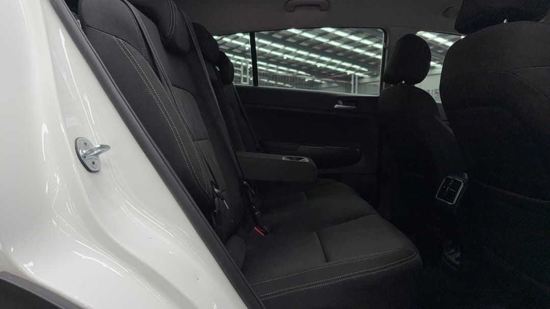2020 Kia Sportage Sx (AWD), Automatic, 107840 km, Right Side Rear Door Cabin View