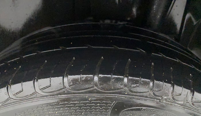 2016 Maruti S Cross ZETA 1.3, Diesel, Manual, 94,006 km, Left Rear Tyre Tread