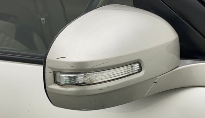 2015 Maruti Swift Dzire VXI, CNG, Manual, 51,370 km, Right rear-view mirror - Indicator light has minor damage