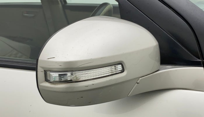 2015 Maruti Swift Dzire VXI, CNG, Manual, 51,370 km, Right rear-view mirror - Minor scratches