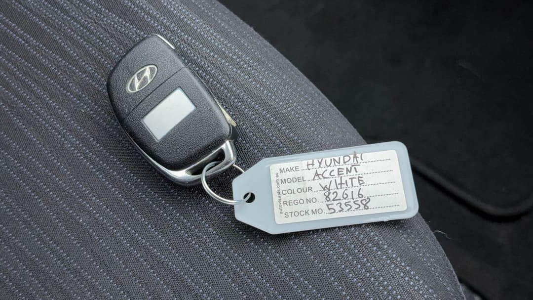 2018 Hyundai Accent Sport, Automatic, 71026 km, Key Close-up
