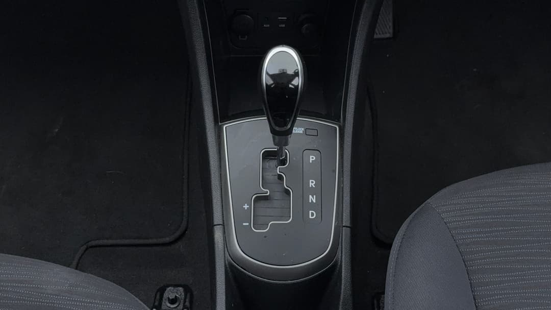 2018 Hyundai Accent Sport, Automatic, 71026 km, Gear Lever 