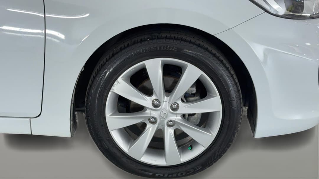 2018 Hyundai Accent Sport, Automatic, 71026 km, Right Front Wheel