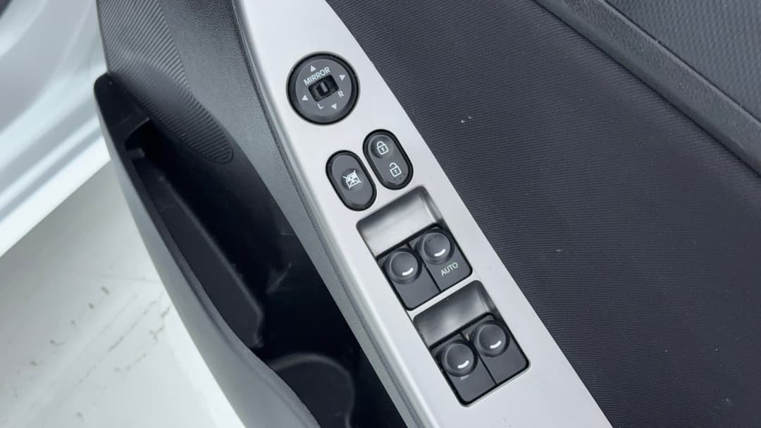 2018 Hyundai Accent Sport, Automatic, 71026 km, Drivers Side Door Panel Controls