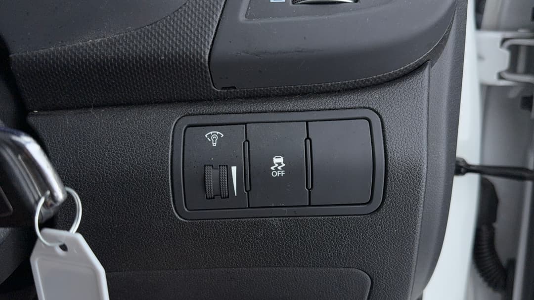 2018 Hyundai Accent Sport, Automatic, 71026 km, Utility Switches/Buttons