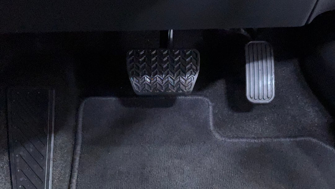 2022 Toyota Corolla Ascent Sport Hybrid, Automatic, 57748 km, Pedals and Footmat