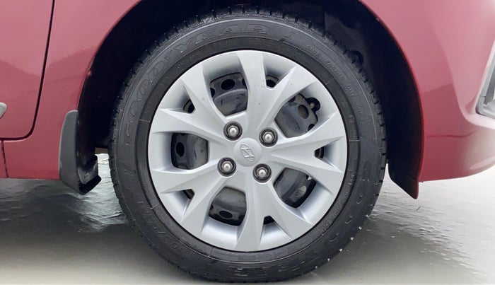2015 Hyundai Grand i10 SPORTZ 1.2 KAPPA VTVT, Petrol, Manual, 13,011 km, Right Front Tyre