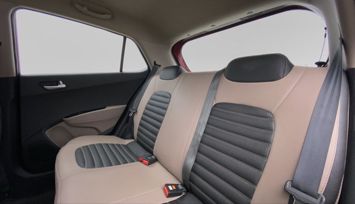 2015 Hyundai Grand i10 SPORTZ 1.2 KAPPA VTVT, Petrol, Manual, 13,011 km, Right Side Door Cabin View