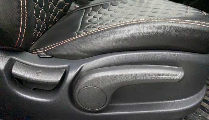 2016 Hyundai Elite i20 ASTA 1.2, Petrol, Manual, 4,532 km, Driver Side Adjustment Panel