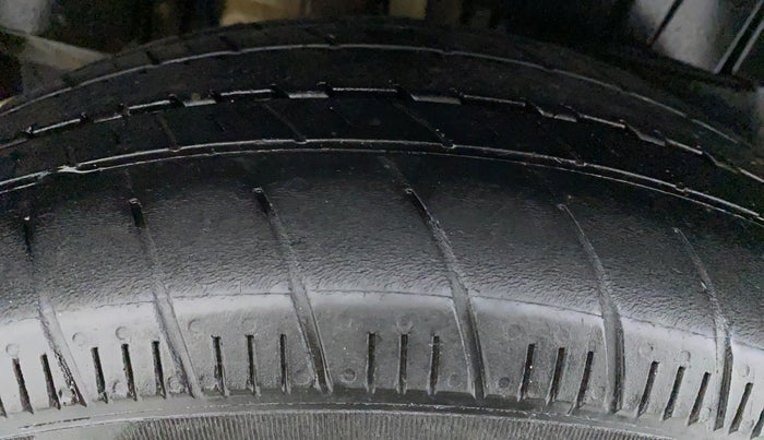 2019 Maruti Dzire ZDI Plus, Diesel, Manual, 64,732 km, Left Front Tyre Tread