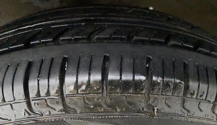 2016 Maruti Alto 800 LXI, Petrol, Manual, 25,279 km, Left Front Tyre Tread