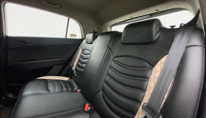 2018 Hyundai Creta 1.6 E + VTVT, Petrol, Manual, 23,957 km, Right Side Rear Door Cabin