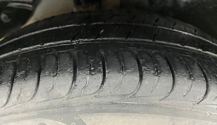 2018 Hyundai Creta 1.6 E + VTVT, Petrol, Manual, 23,957 km, Right Rear Tyre Tread