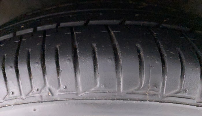 2013 Hyundai i10 MAGNA 1.2 KAPPA2, Petrol, Manual, 85,867 km, Left Front Tyre Tread