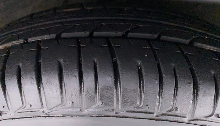 2013 Hyundai i10 MAGNA 1.2 KAPPA2, Petrol, Manual, 85,867 km, Right Front Tyre Tread