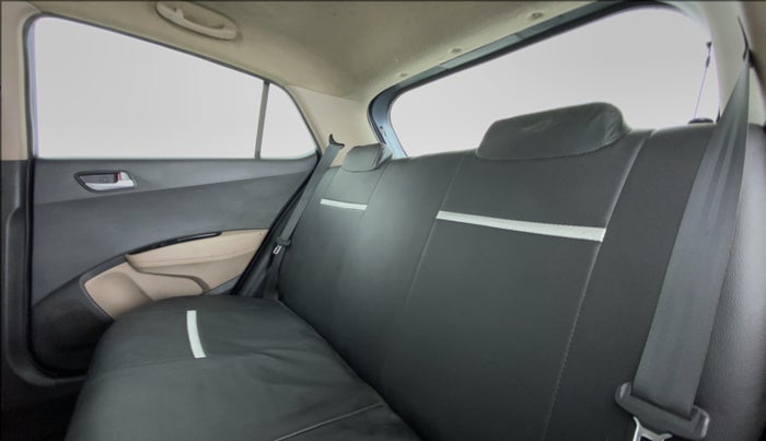 2016 Hyundai Grand i10 SPORTZ 1.2 KAPPA VTVT, Petrol, Manual, 76,197 km, Right Side Rear Door Cabin