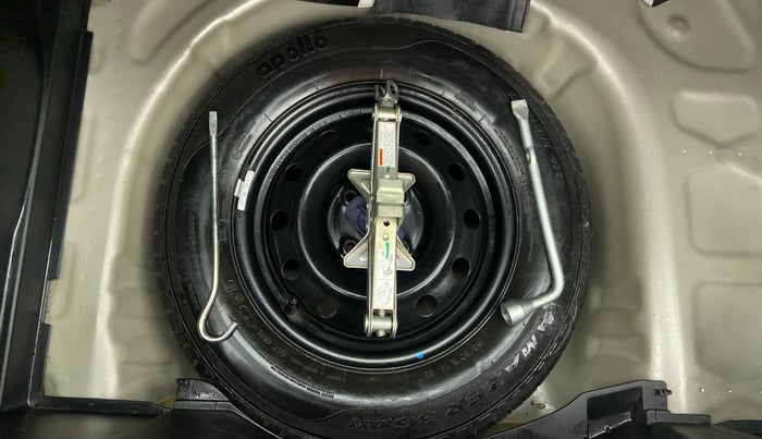 2019 Maruti Swift VXI D, Petrol, Manual, 19,136 km, Spare Tyre