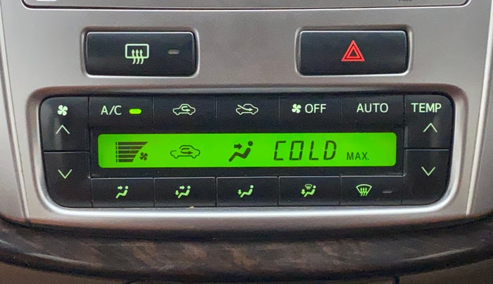 2016 Toyota Innova 2.5 VX 8 STR, Diesel, Manual, 71,386 km, Automatic Climate Control