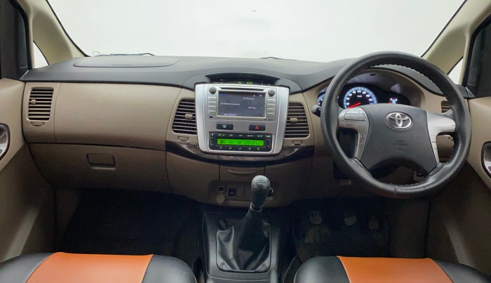 2016 Toyota Innova 2.5 VX 8 STR, Diesel, Manual, 71,386 km, Dashboard