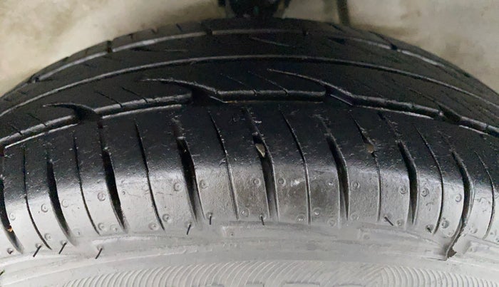 2018 Maruti Alto 800 LXI, Petrol, Manual, 11,756 km, Left Front Tyre Tread