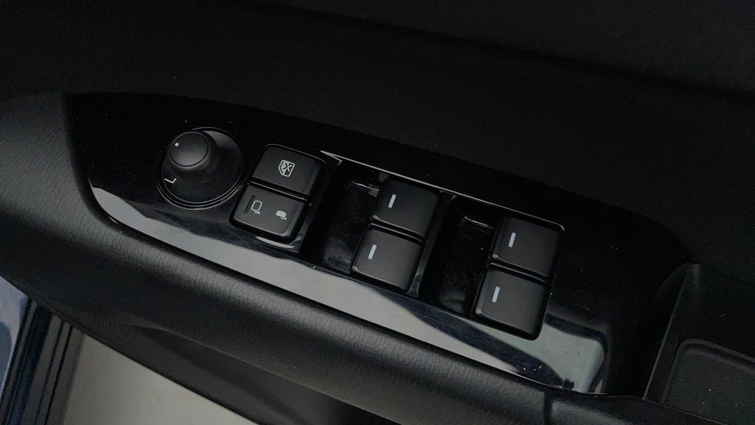 2022 Mazda CX-5 Maxx (FWD), Automatic, 69524 km, Drivers Side Door Panel Controls