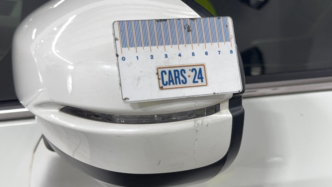 Side Mirrors Housing LHS Scratch