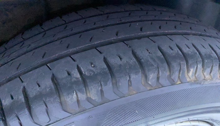 2020 Tata ALTROZ XE PETROL, Petrol, Manual, 16,701 km, Left Rear Tyre Tread