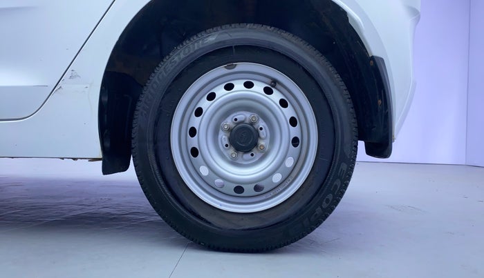 2020 Tata ALTROZ XE PETROL, Petrol, Manual, 16,701 km, Left Rear Wheel